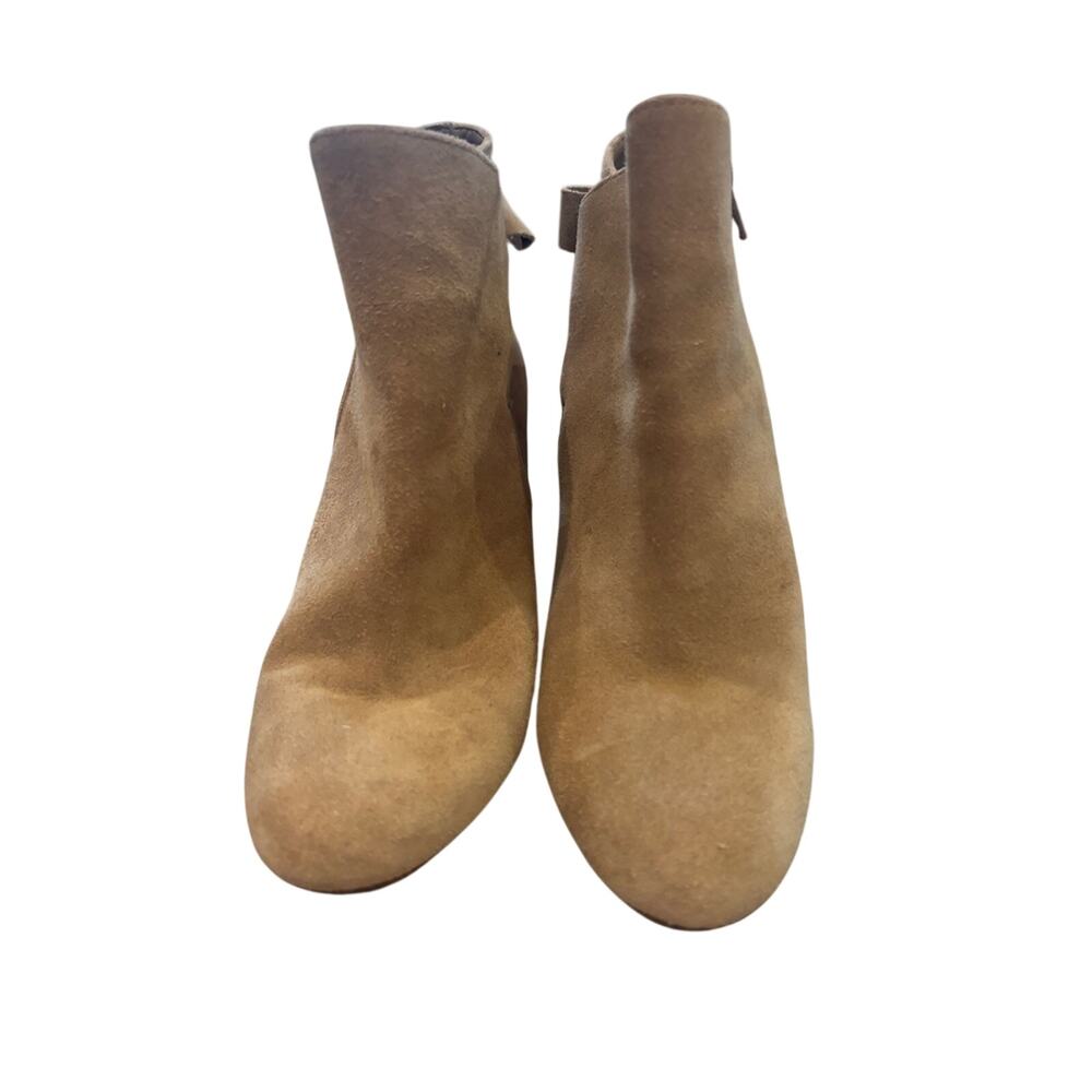 Aldo Huffington beige suede ankle booties with a bow detail size 7.5
